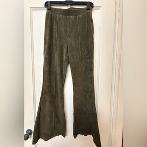Aerie | Groove-On Rib Velour Flare Pant